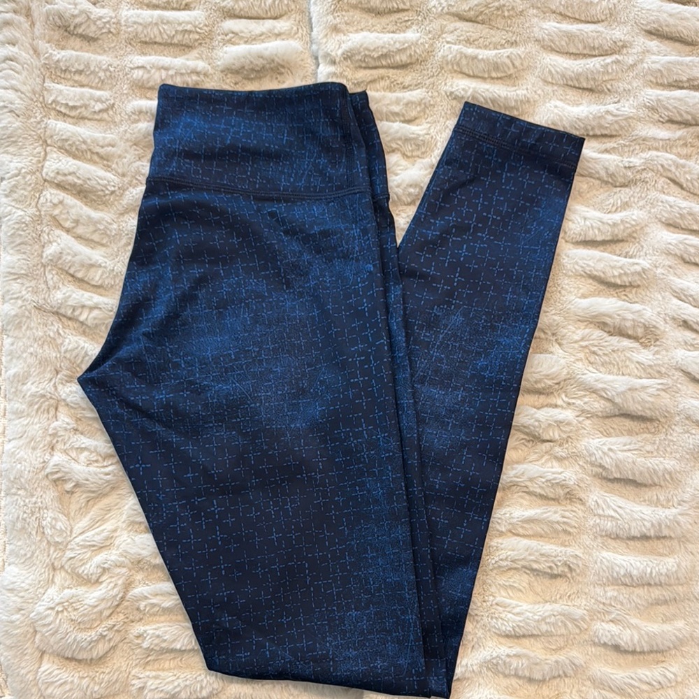 Lululemon Women's Blue Cross Stars Stitch Pattern Wunder Under Leggings 6